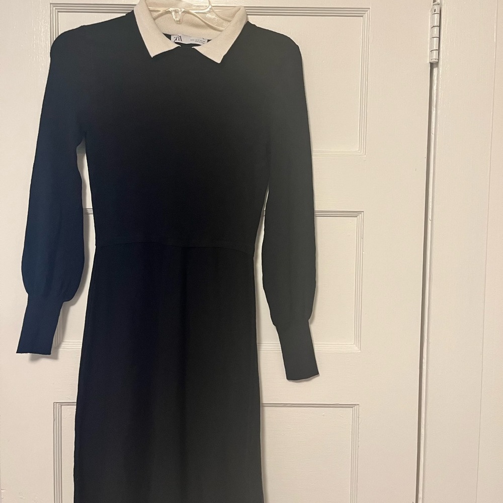 Small Zara black long-sleeved sweater dress with white collar